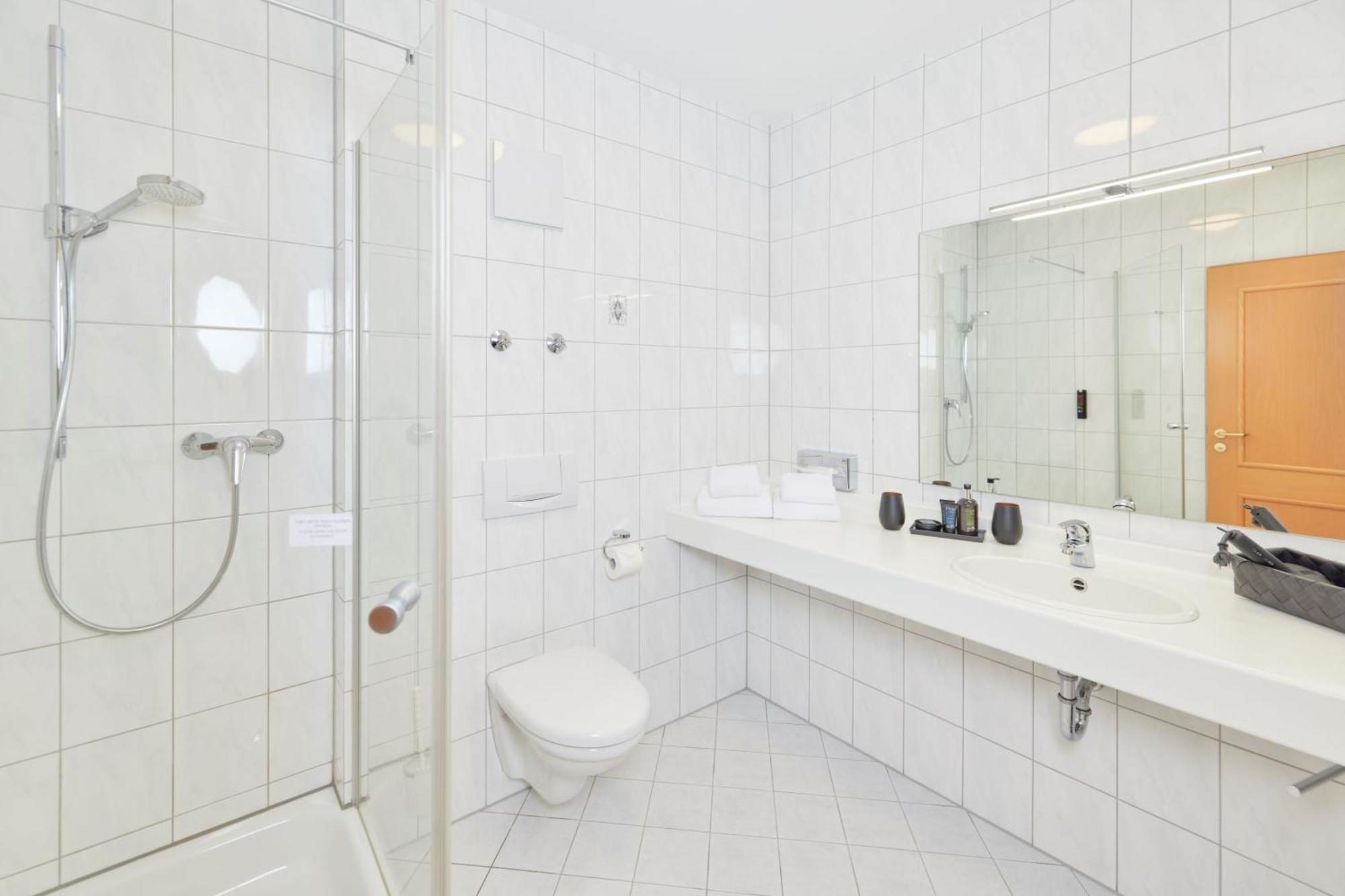 Hotel Wuerttemberger Hof エーリンゲン エクステリア 写真